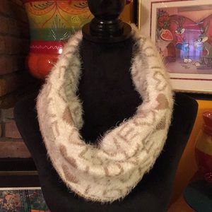 Juicy Couture Infinity Scarve